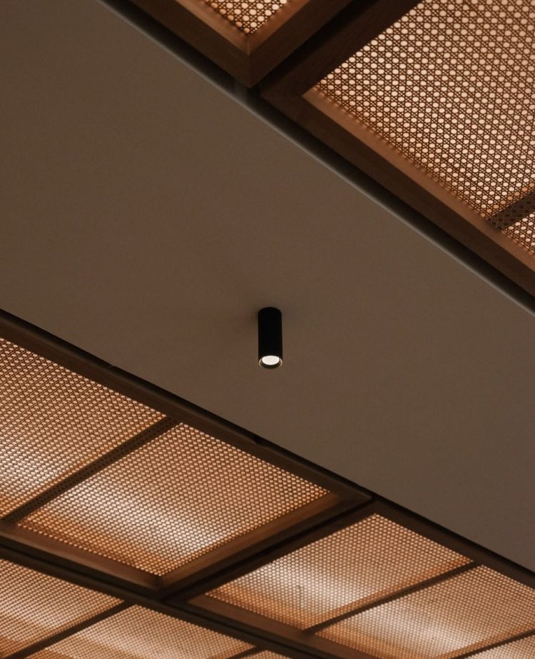 plafond-cannage-bois-design