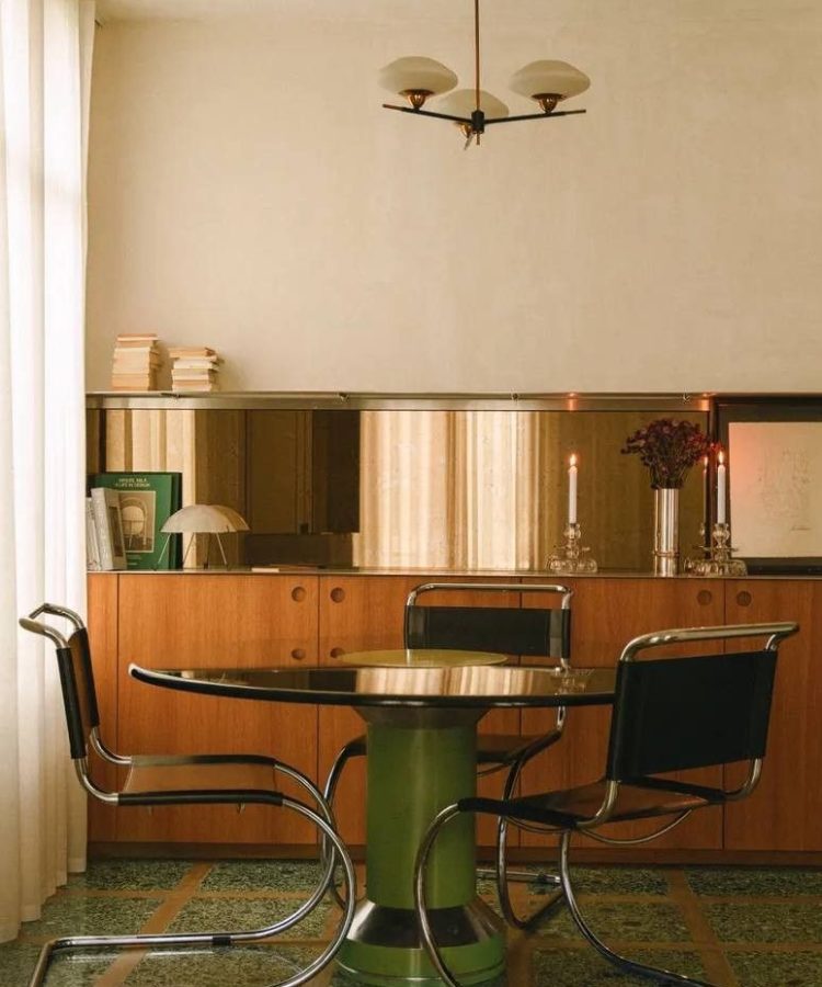 tendances-design-2026-salle-a-manger-neo-deco-bois-laiton